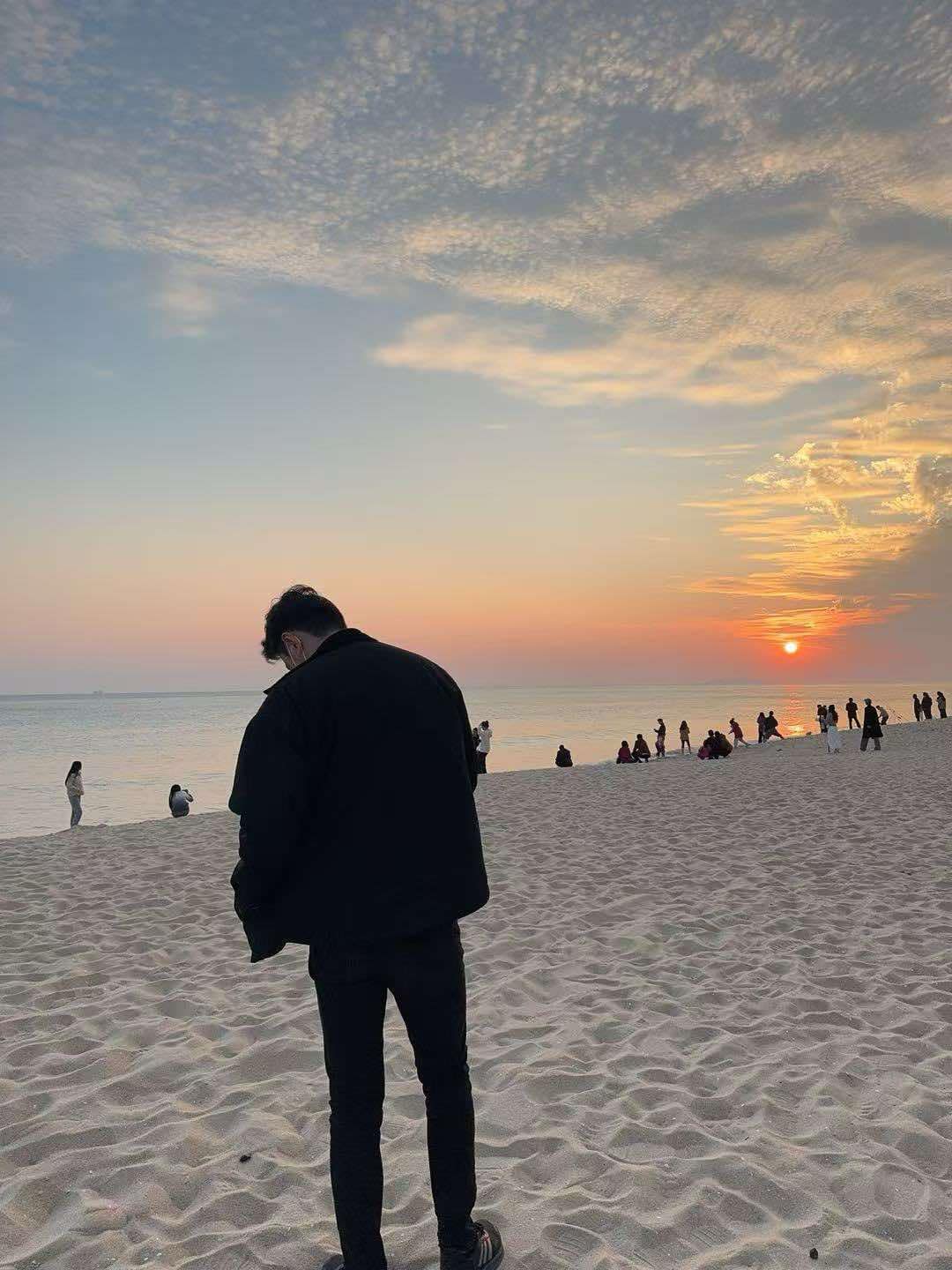 Descriptive alt text